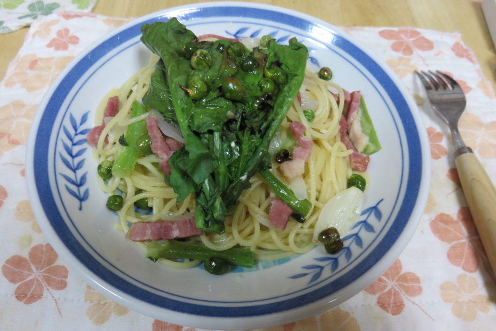 グリーンピースとのらぼう菜のペペロンチーノ